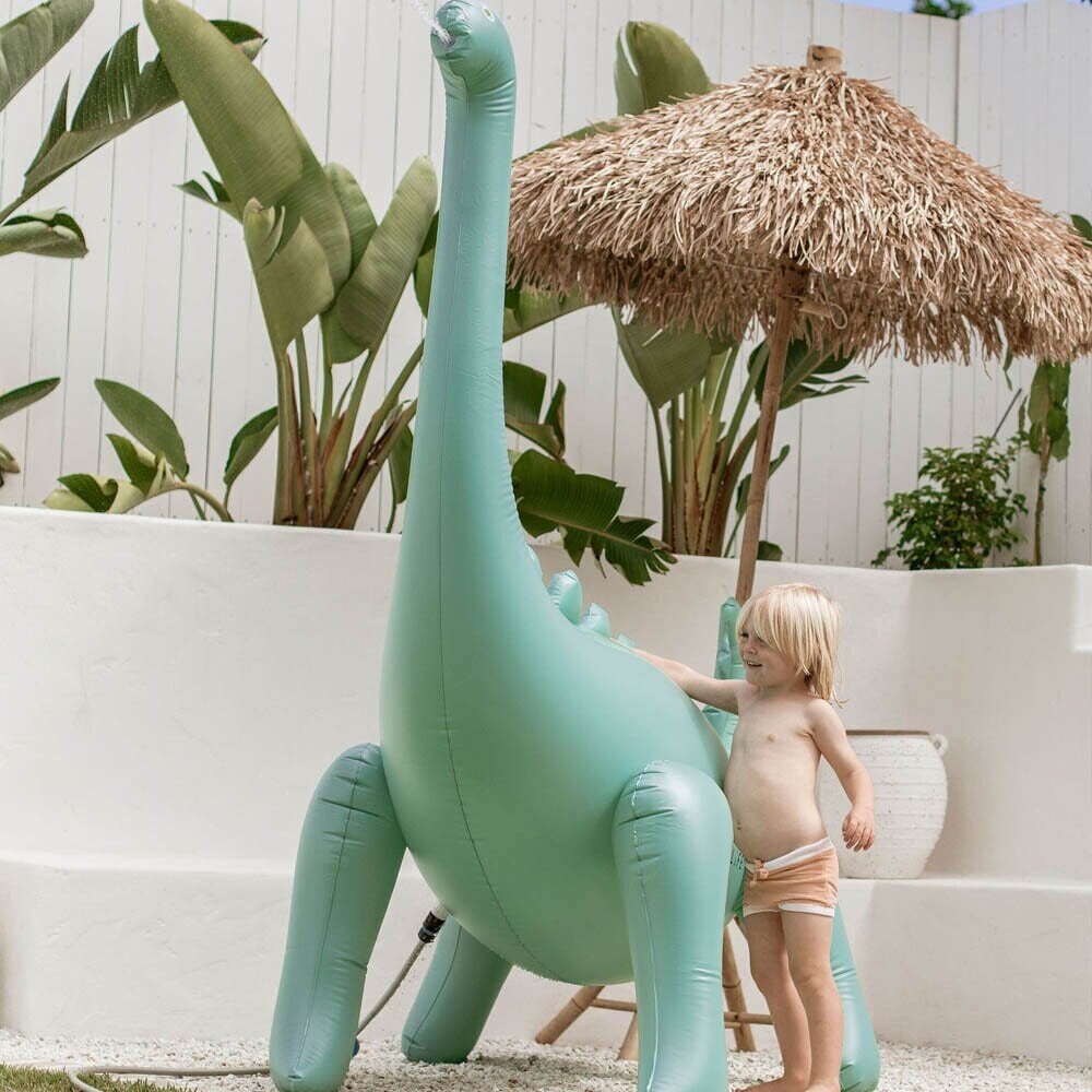 https://www.barnkalaset.se/pub_docs/files/StartsidaFlight/Inflatable-Giant-Sprinkler-Dinosaur-2.jpg