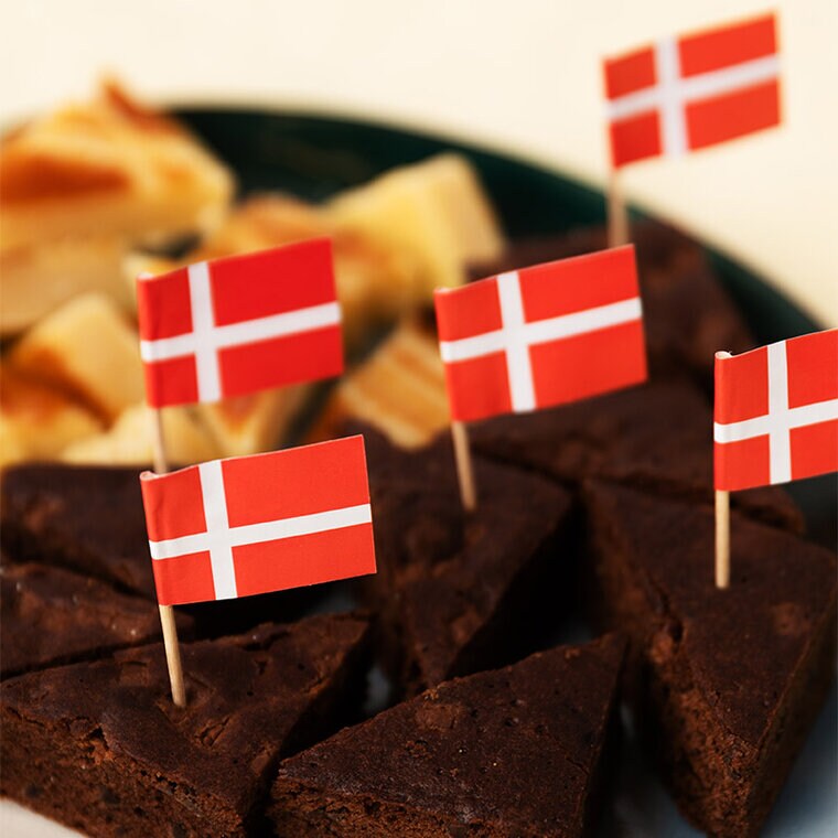 Product Image for Cake Toppers - Flaggor Danmark 50-pack