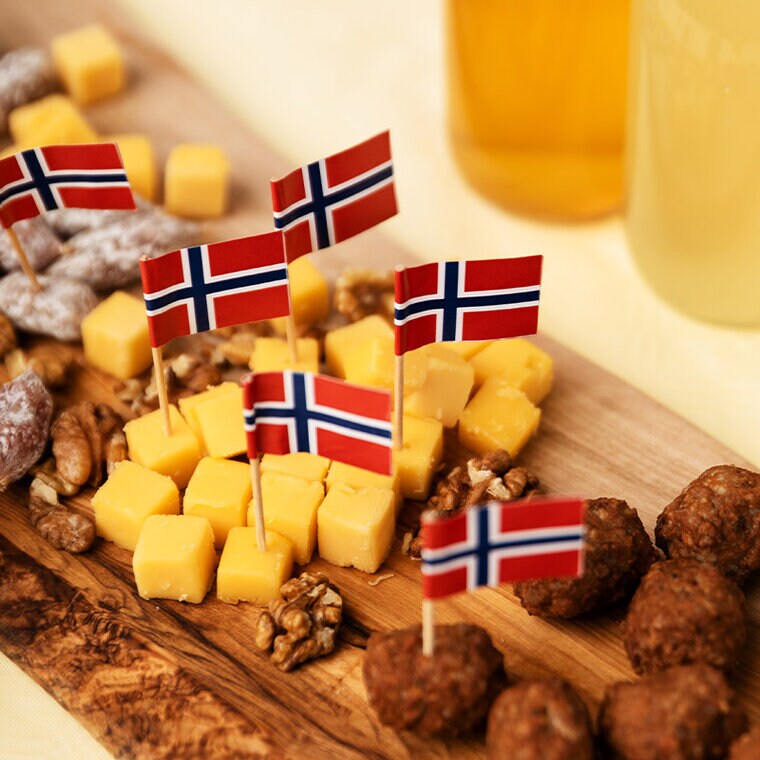 Product Image for Cake Toppers - Flaggor Norge 50-pack