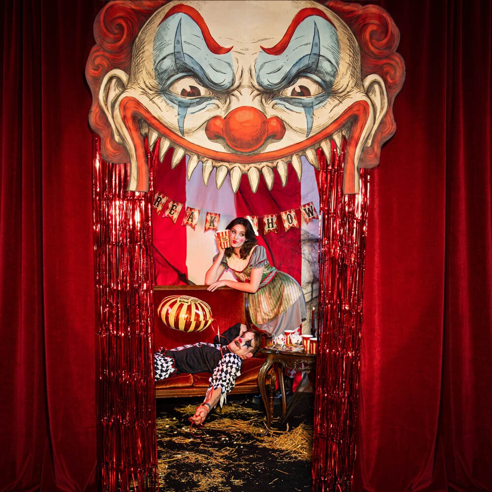 Halloween Freak Show Dörrdekoration 145 x 89 cm