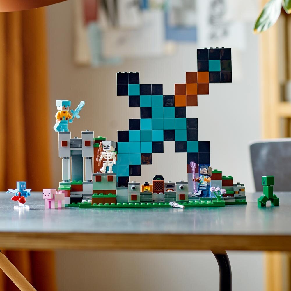 LEGO Minecraft - Svärdsutposten 8+