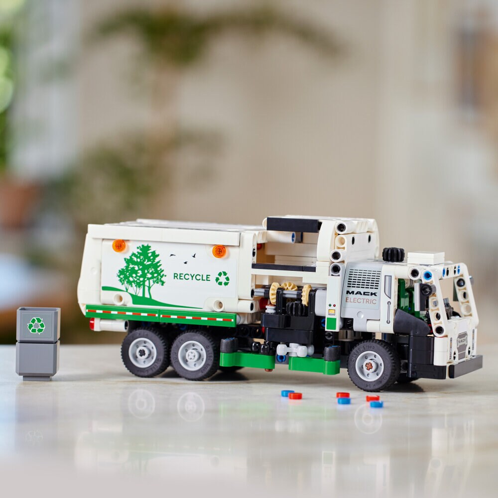 LEGO Technic - Mack LR Eletric sopbil 8+