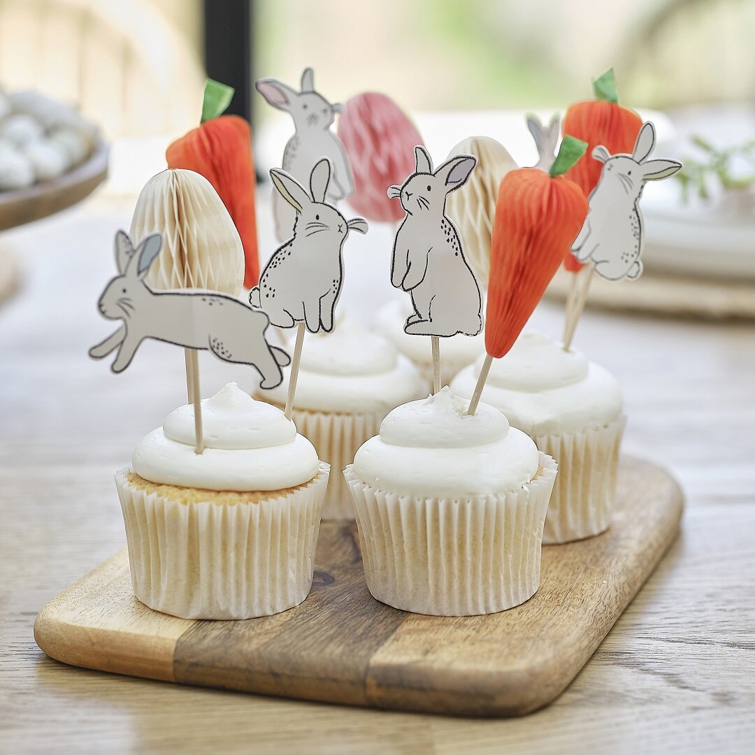 Cake Toppers - Påskharar med tillbehör 12-pack