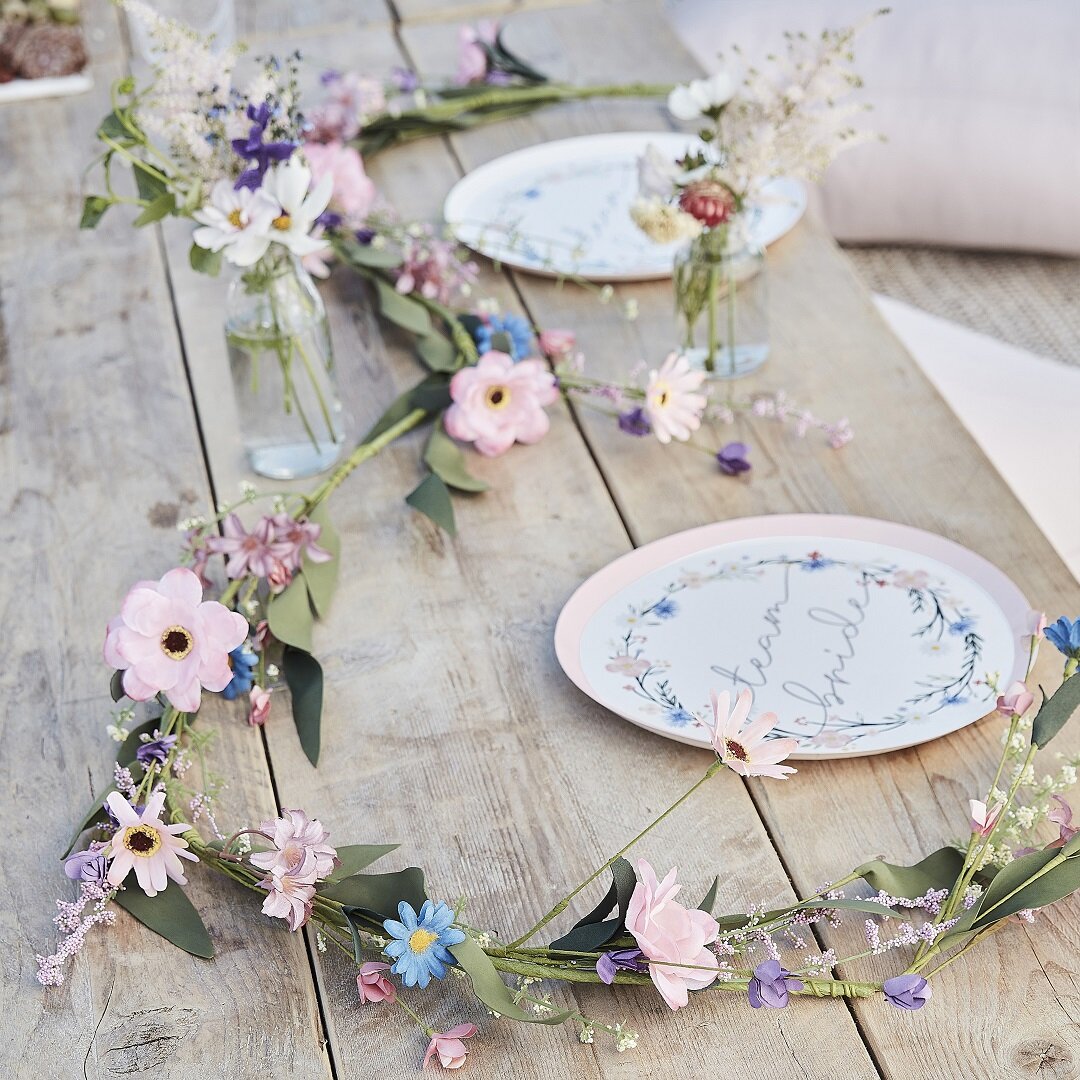 Blomstergirlang i konstmaterial med sommarblommor 190 cm