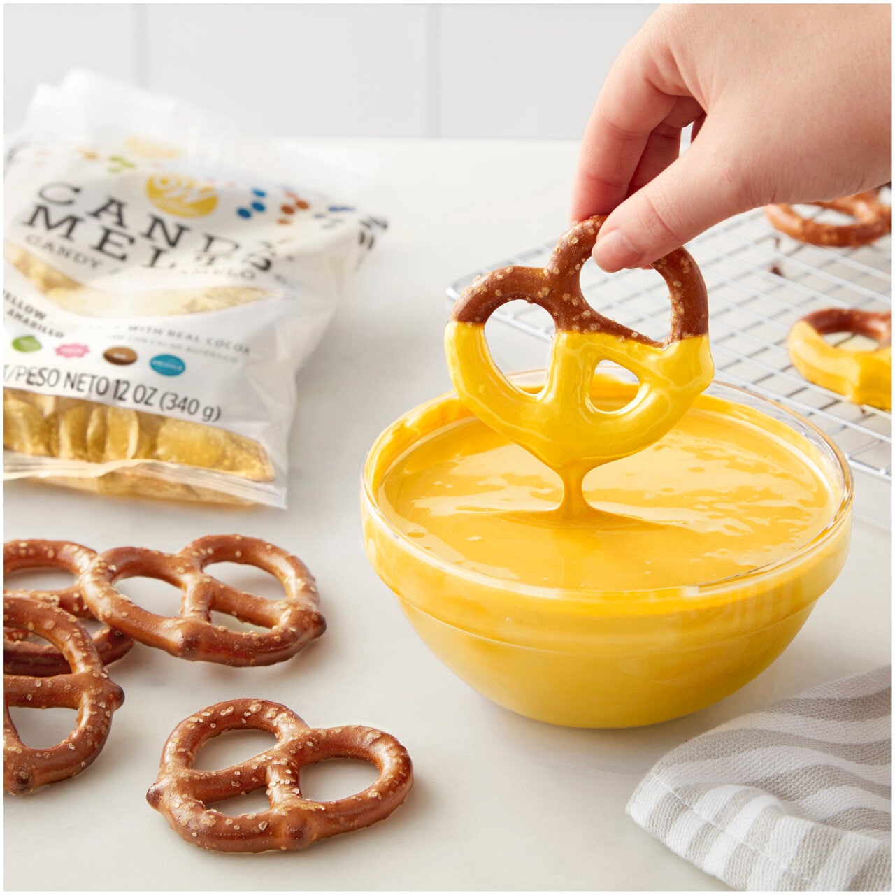Wilton Candy Melts® 125g - Gul