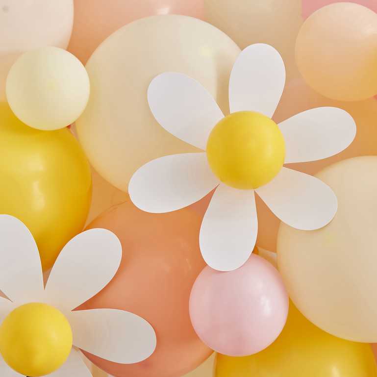 DIY Deluxe Ballongbåge - Pastell med blommor och streamers